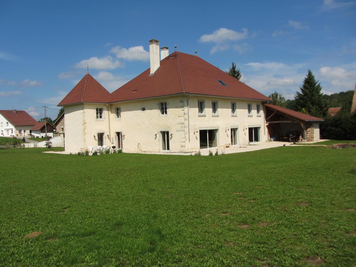 Le Relais Des Deux Tours Bed & Breakfast 3*
